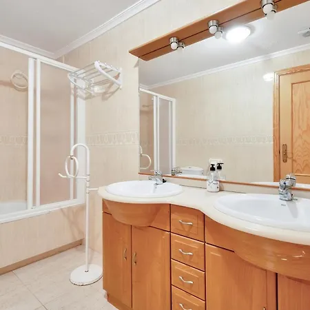 Casa En Playa Con Piscina Novamar * 산타 폴라